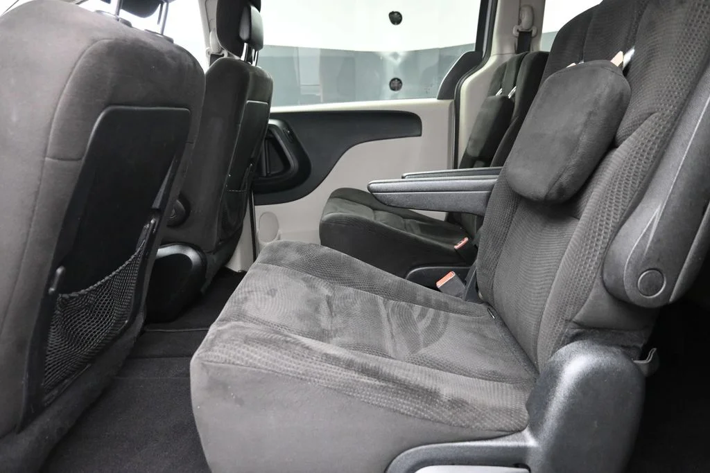 Used 2014 Silver Dodge SXT image 14