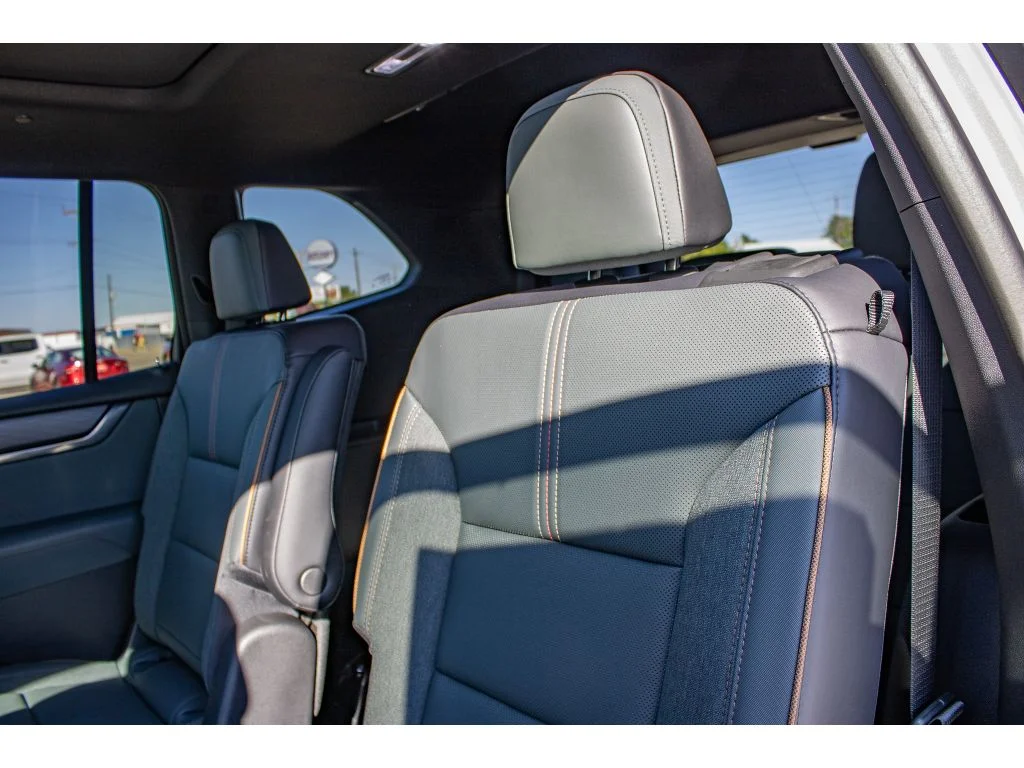 New 2026 RIVERSTONE METALLIC GMC AWD AT4 image 22