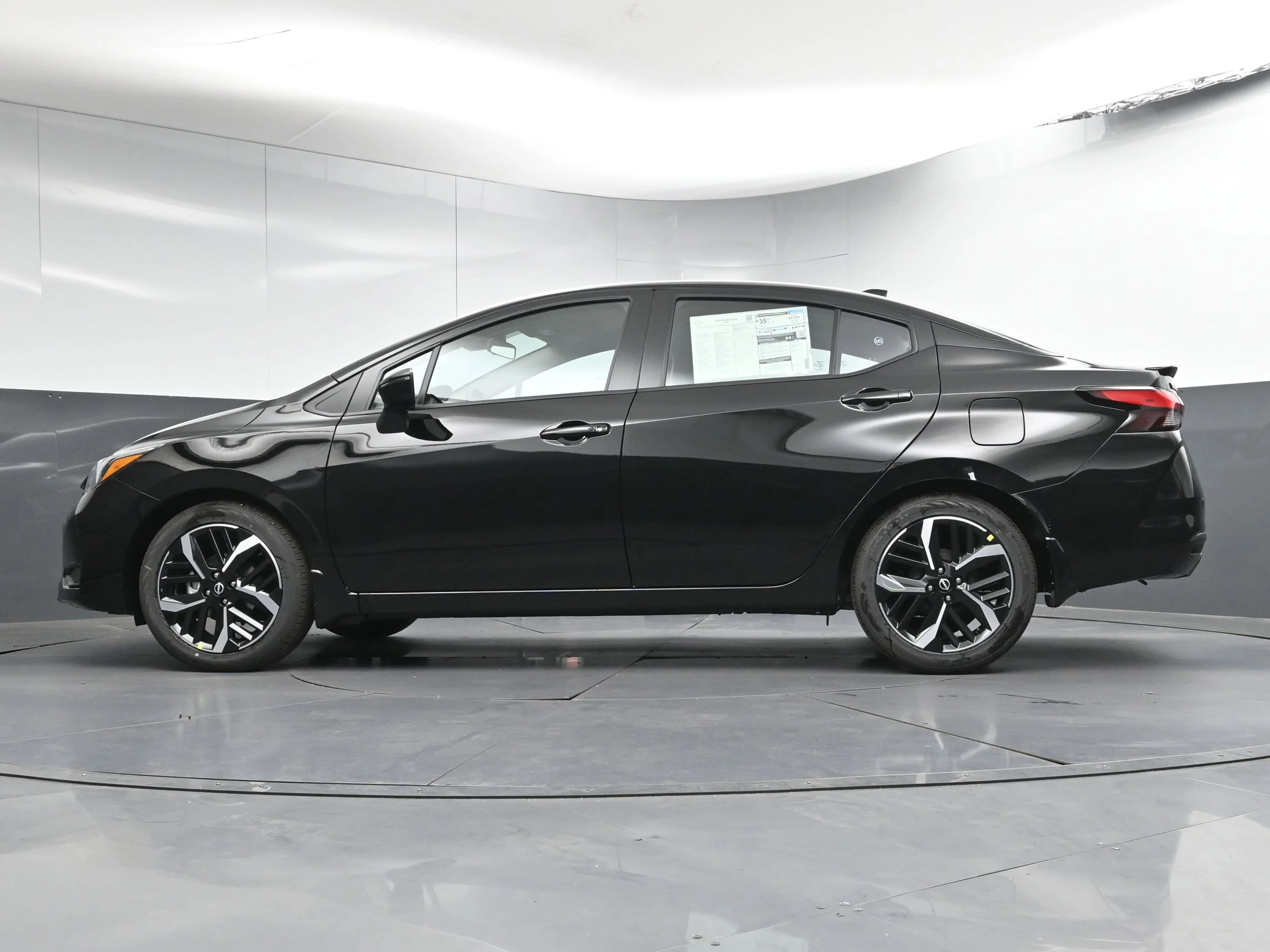 Used 2025 Super Black Nissan SR image 27