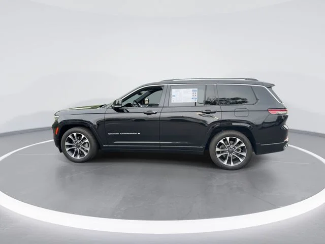 Used 2021 Black Jeep Overland image 5