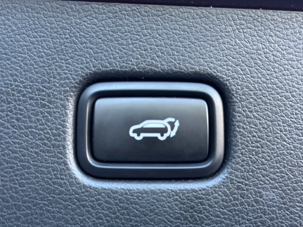 Used 2023 Red Hyundai SEL image 19