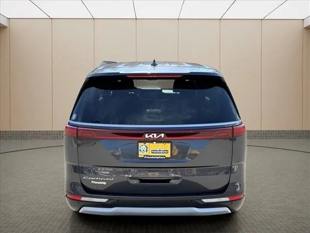 Used 2022 Gray Kia LXS image 6