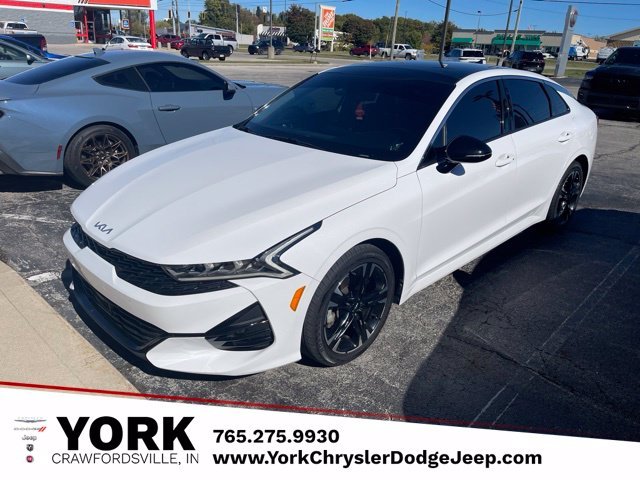 Used 2023 White Kia GT-Line image 1