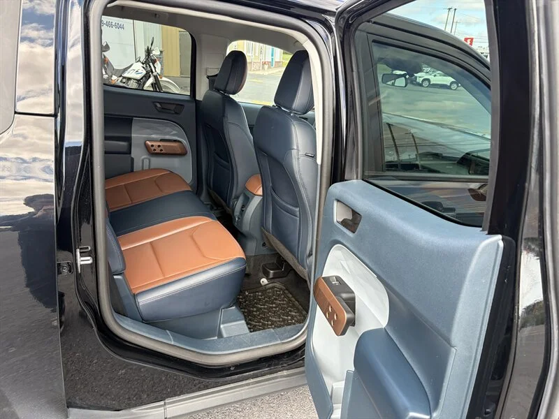 Used 2022 Black Ford Lariat image 17