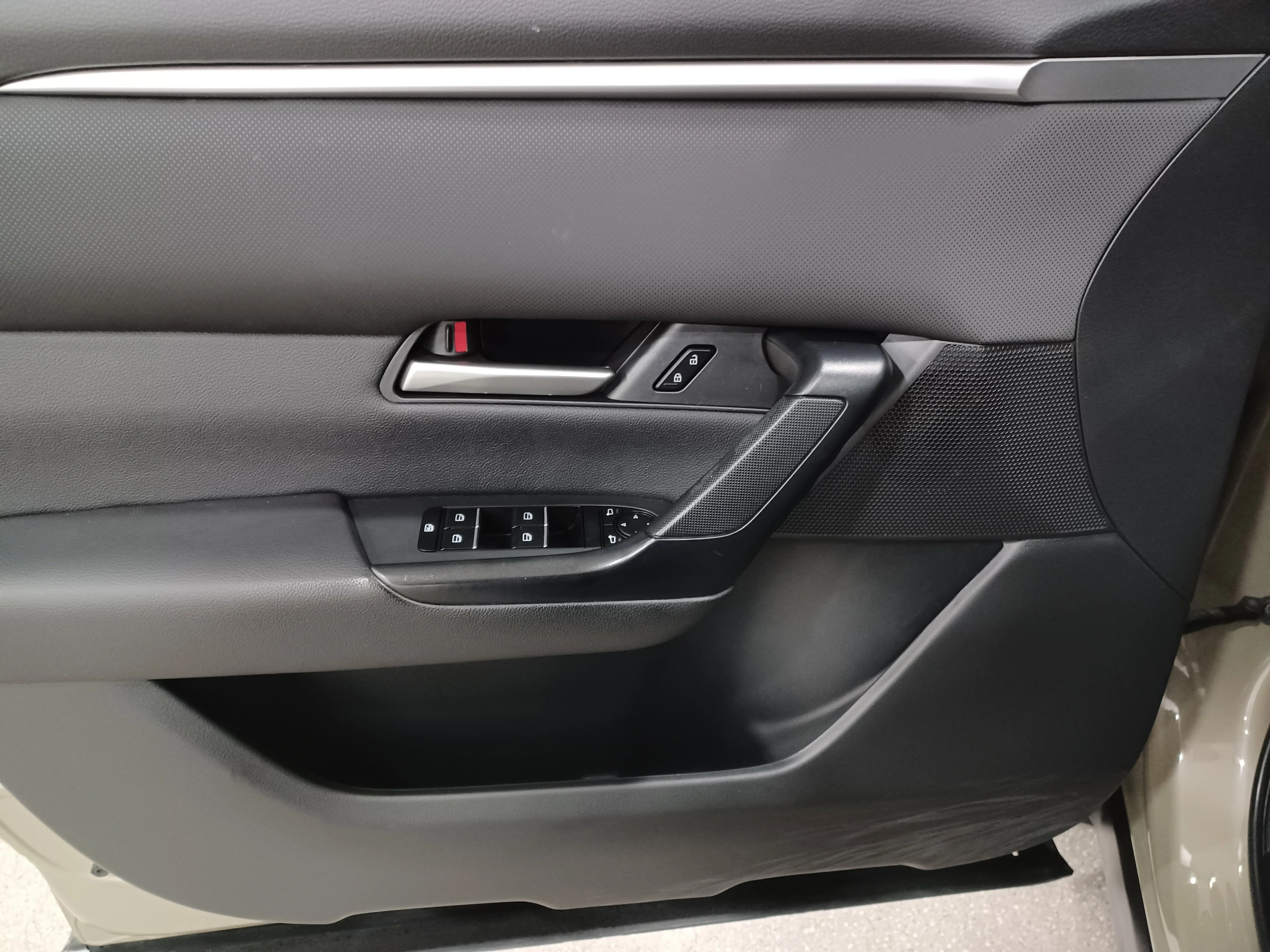 Certified Used 2024 Zircon Sand Metallic Mazda GS-L AWD* Adaptive Cruise | Pano Roof | Htd Wheel | Lane Keep Assist | Blind Spot Detection image 8
