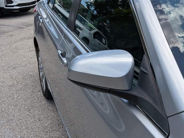 Used 2015 Silver Toyota XLE image 12
