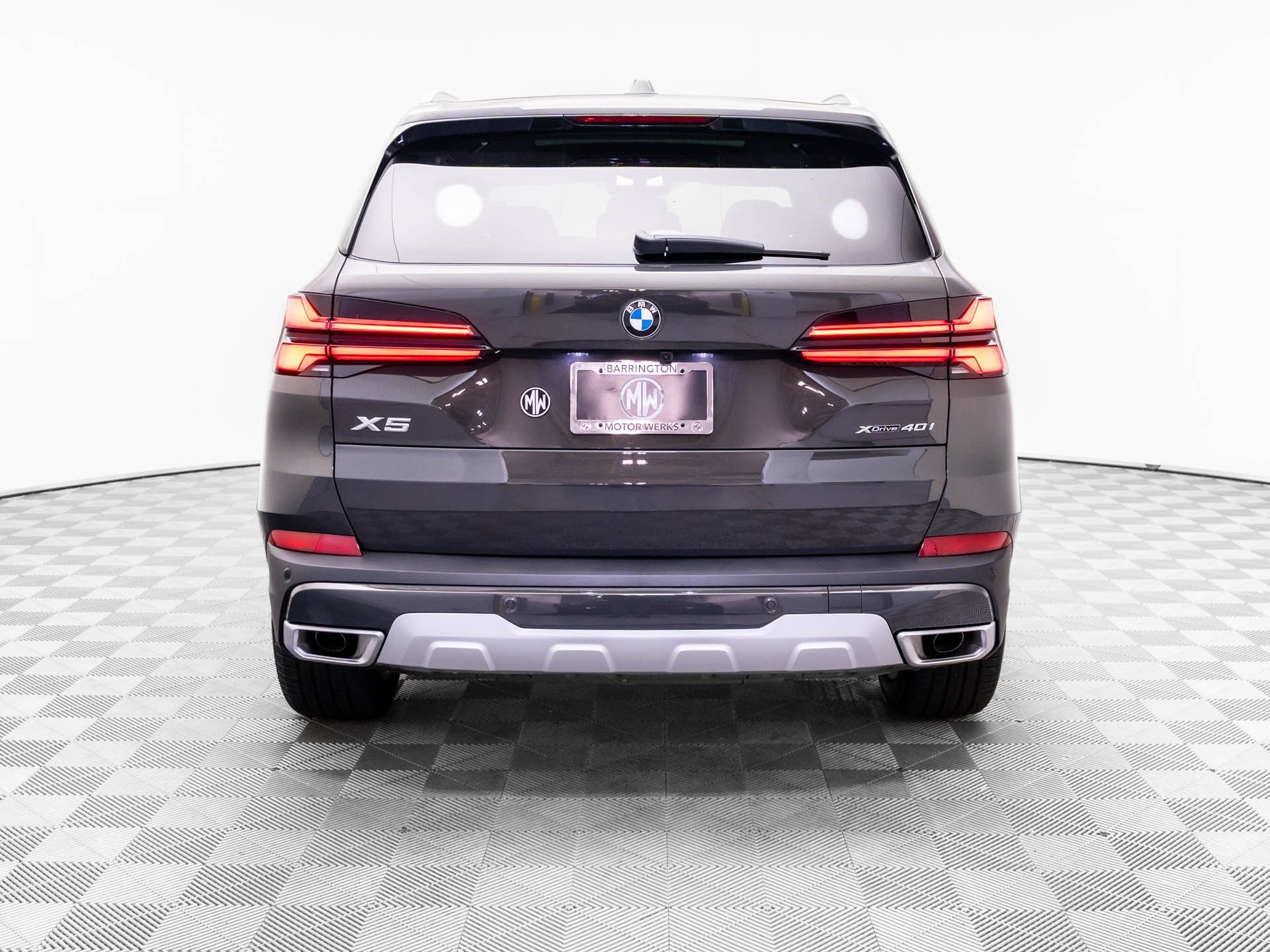 New 2026 Dravit Grey Metallic BMW xDrive40i image 5