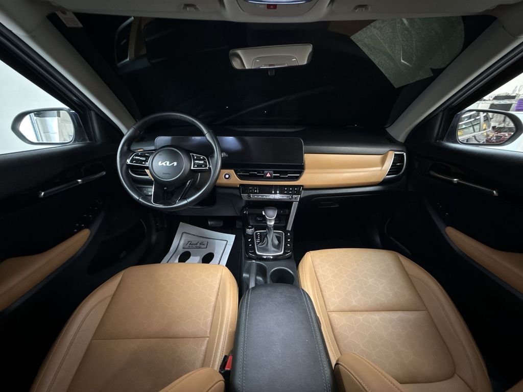 Used 2024 Ocean Blue Kia EX image 19