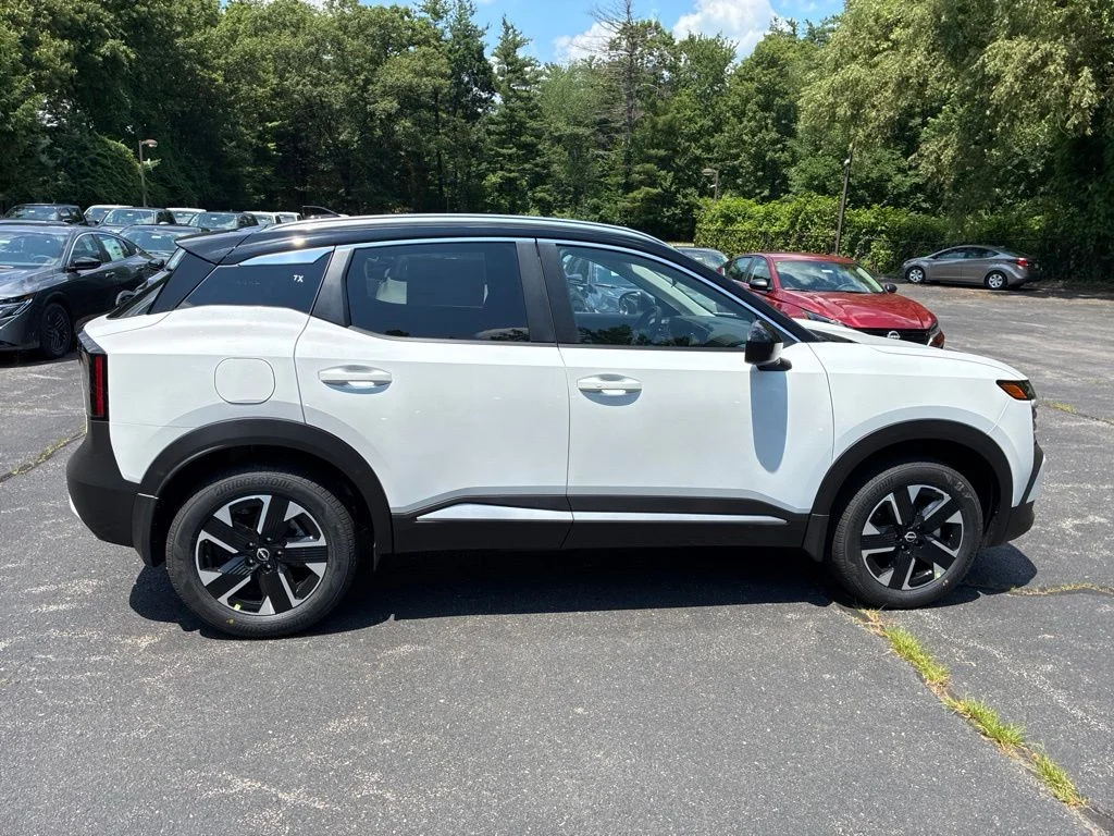New 2026 Aspen White TriCoat / Super Black Two-tone Nissan SV image 8
