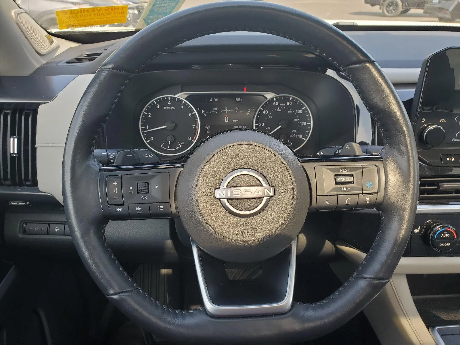 Used 2022 Pearl White Tricoat Nissan SL image 11