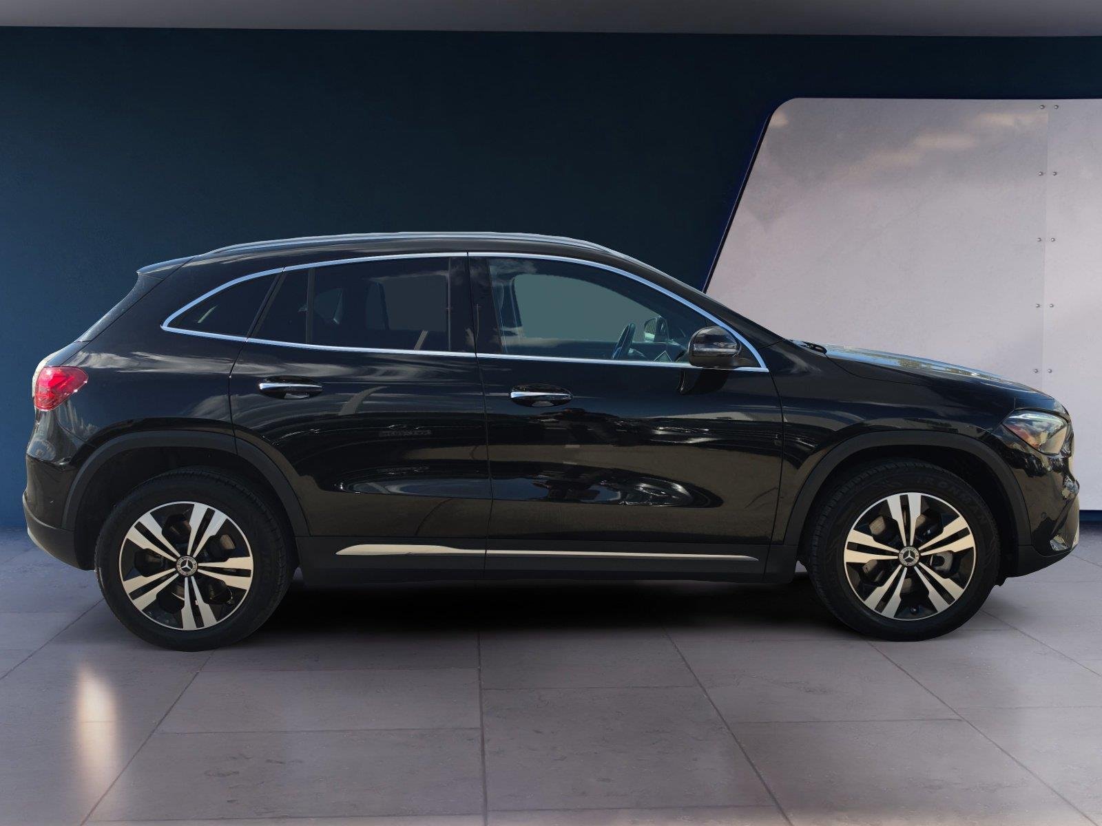 Used 2025 Night Black Mercedes-Benz GLA 250 image 6