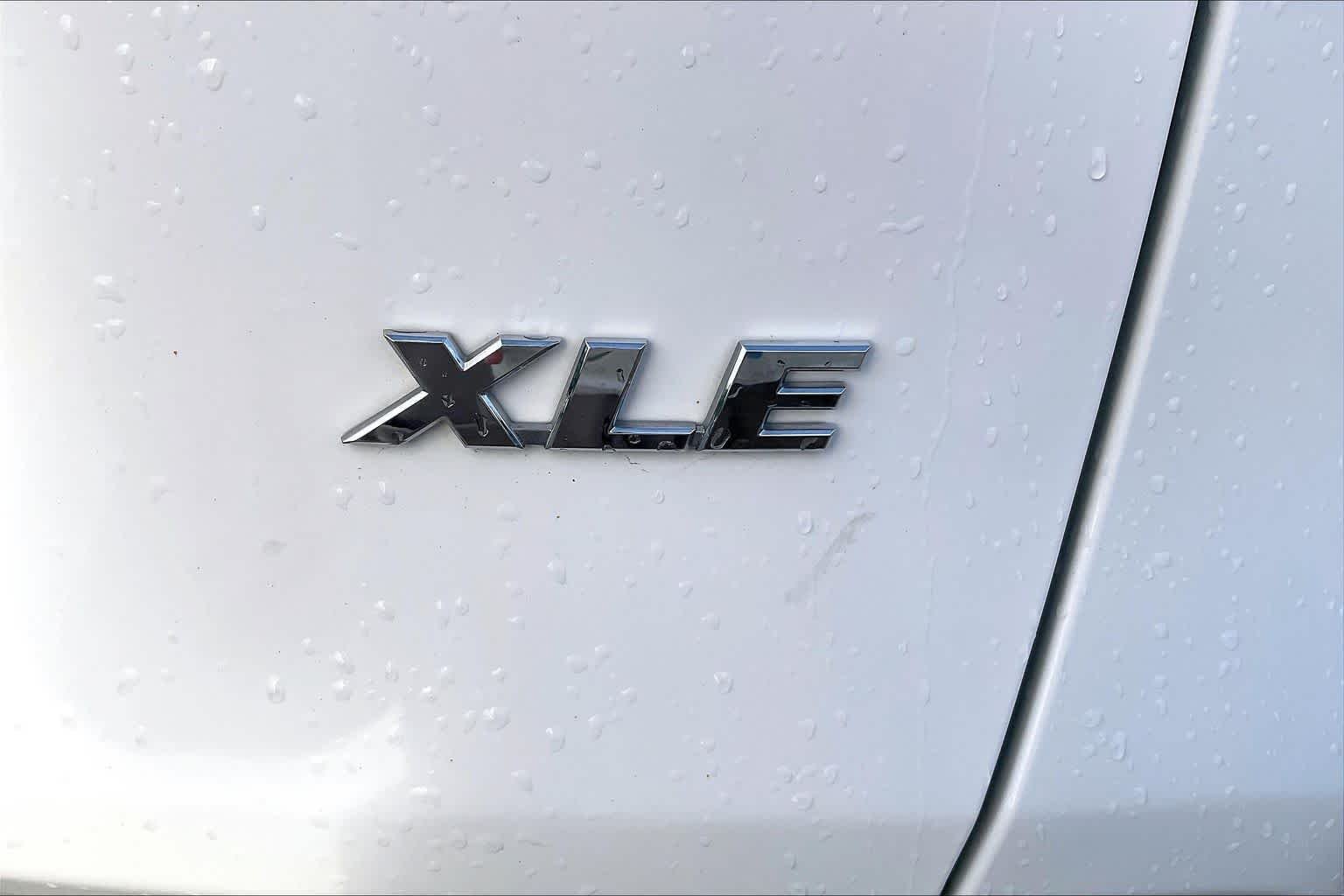 Used 2025 Ice Cap Toyota XLE image 10
