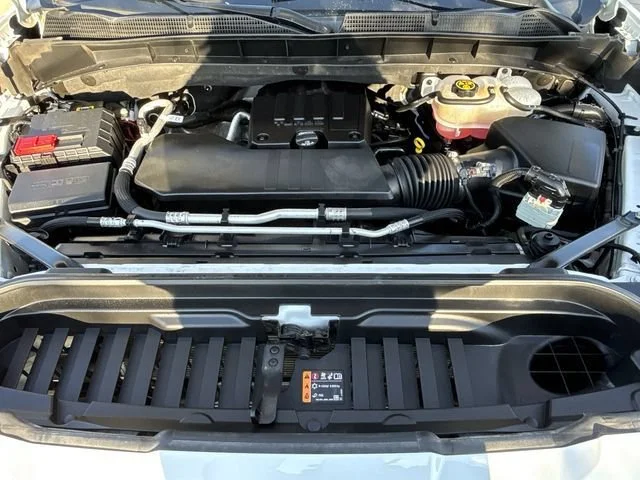 Used 2023 SUMMIT WHITE GMC Elevation image 29