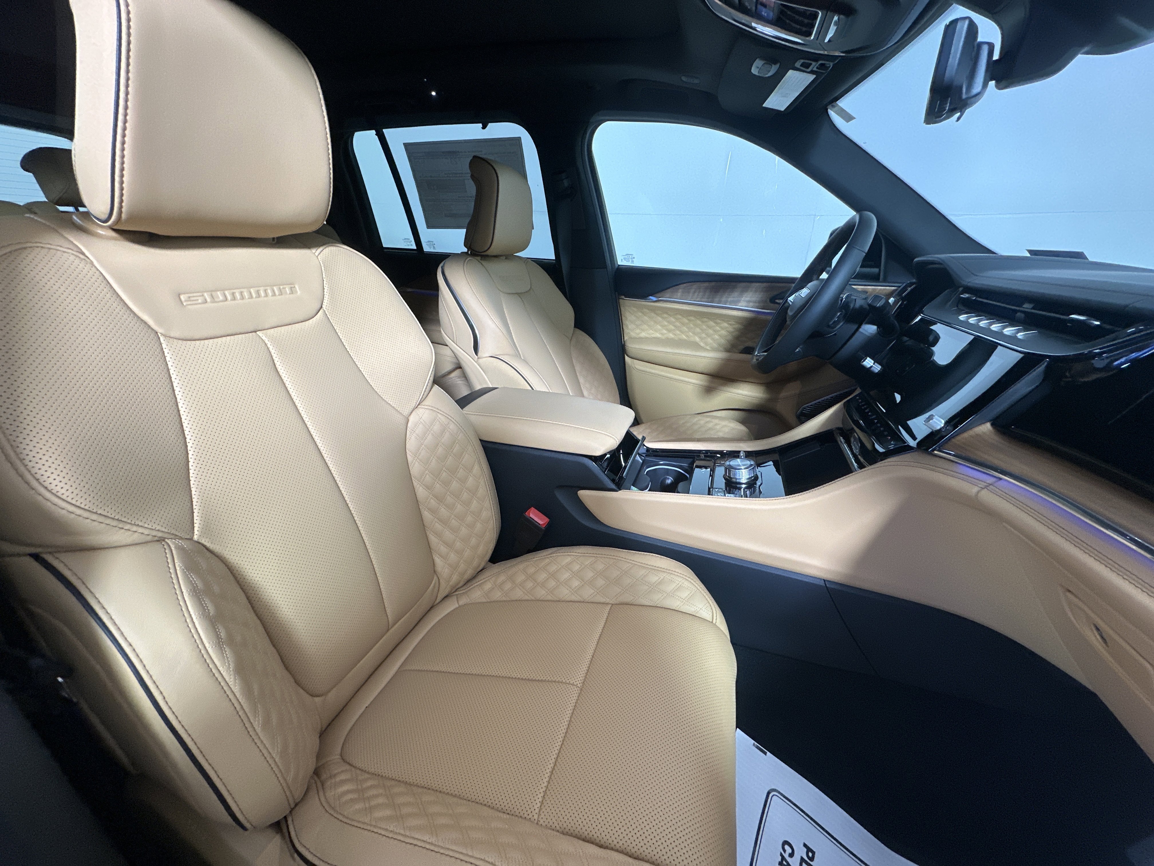New 2026 Diamond Black Crystal Pearlcoat Jeep Summit image 27
