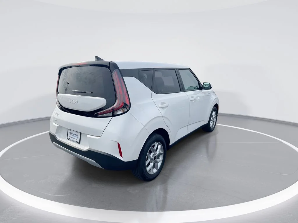 Used 2025 White Kia LX image 8