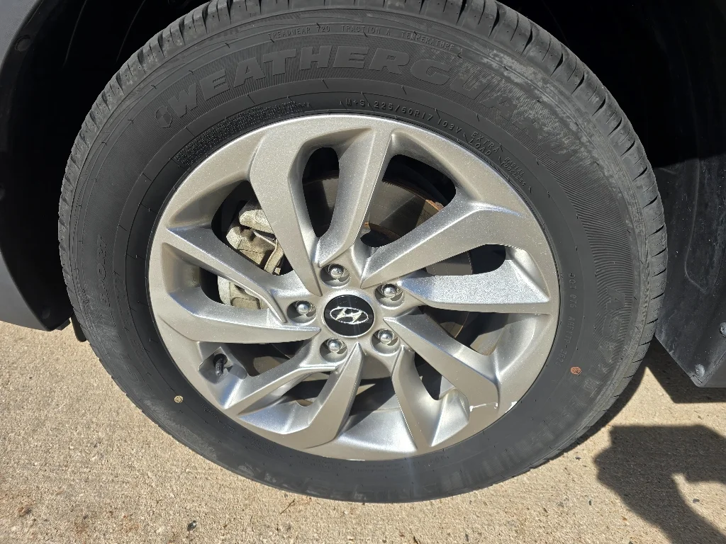 Used 2018 Black Noir Pearl Hyundai SEL image 10