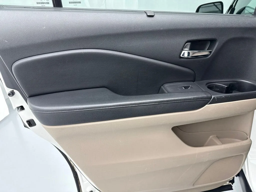 Used 2016 White Honda Touring image 17