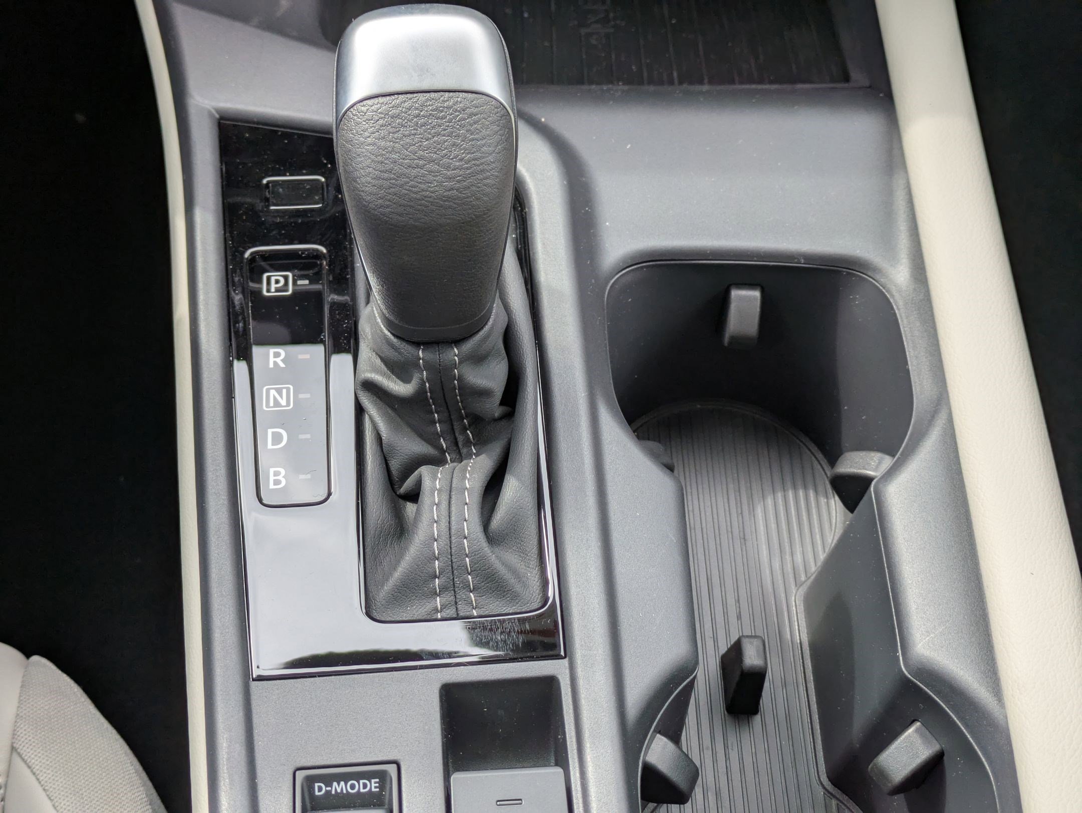 2026 Nissan Sentra SL - Photo 13