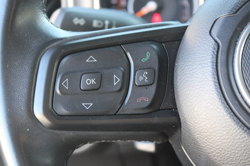 Used 2022 Black Jeep Sport S image 22