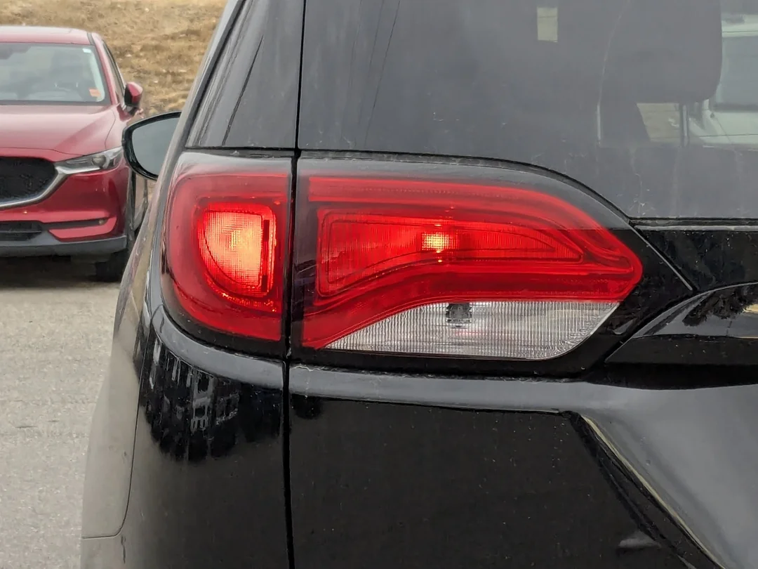 New 2026 Black Chrysler SXT - - FWD - Power Liftgate - Power Sliding Doors - Leather & More! image 11