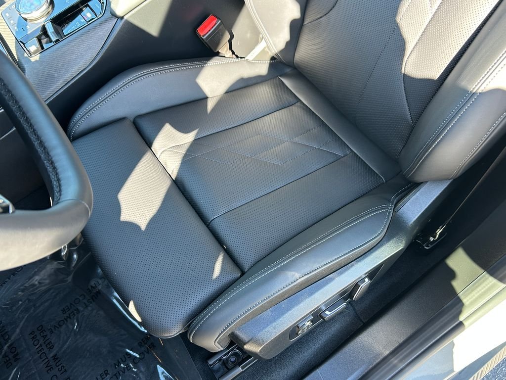 Used 2026 Skyscraper Grey Metallic BMW 30 xDrive image 15