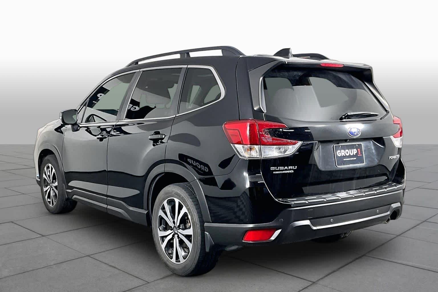 Used 2019 Crystal Black Silica Subaru Limited image 9