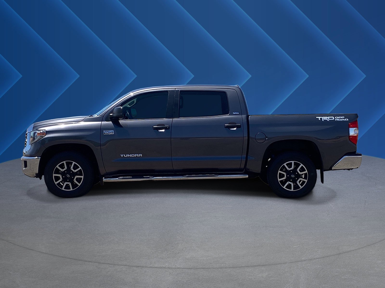 Used 2018 Magnetic Gray Metallic Toyota SR5 image 6