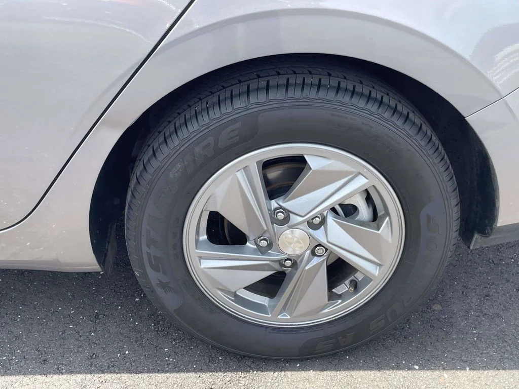 Certified Used 2024 Silver Hyundai SE image 24