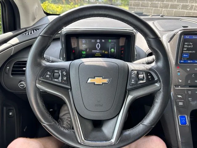 Used 2015 Silver Chevrolet Base image 17