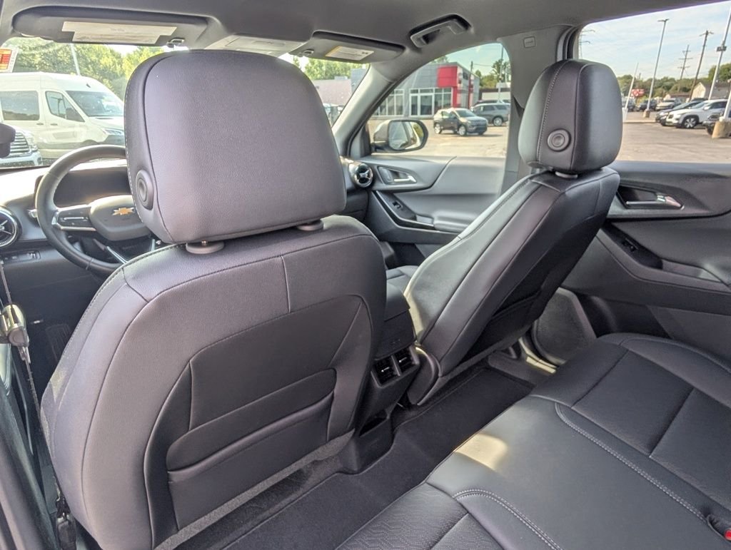 Used 2026 Summit White Chevrolet LT image 13