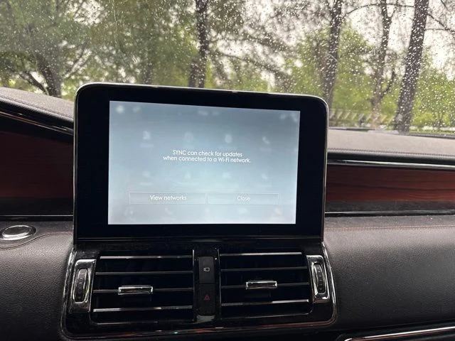 Used 2019 Black Lincoln Reserve image 12