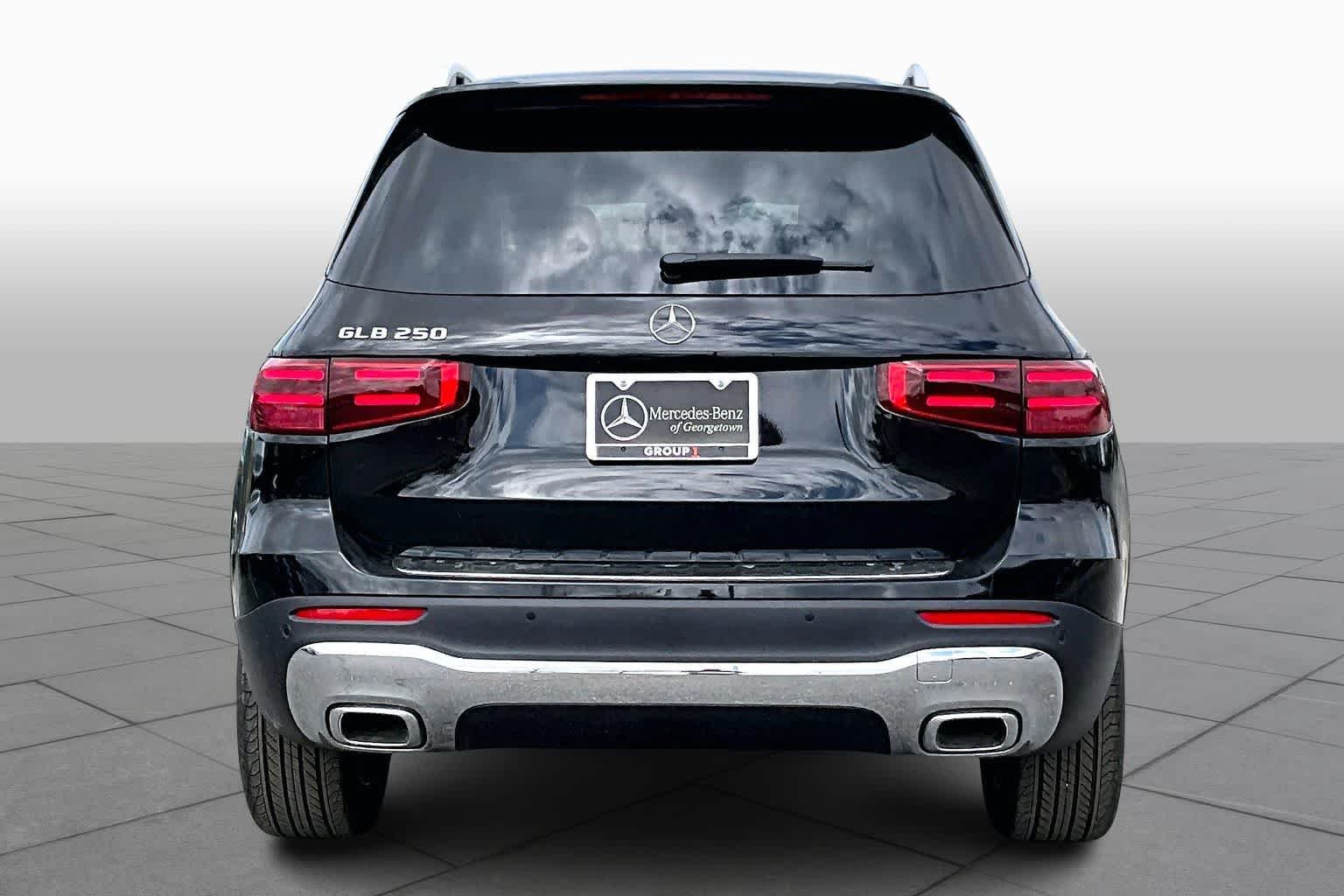 New 2026 Night Black Mercedes-Benz GLB 250 image 5