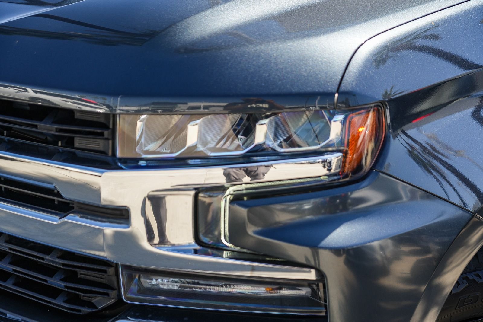 Used 2021 Gray Chevrolet LT image 2