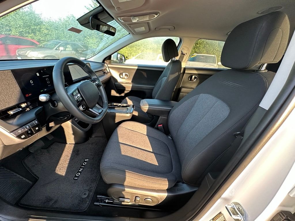 2025 Hyundai IONIQ 5 SE - Photo 10