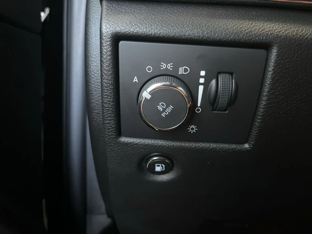Used 2022 Black Jeep Limited image 13