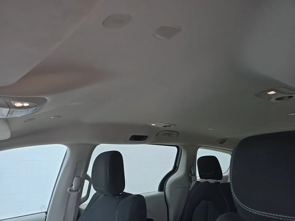 Used 2023 White Chrysler LX image 19