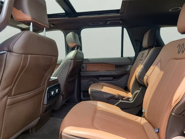 Used 2022  Ford King Ranch image 7