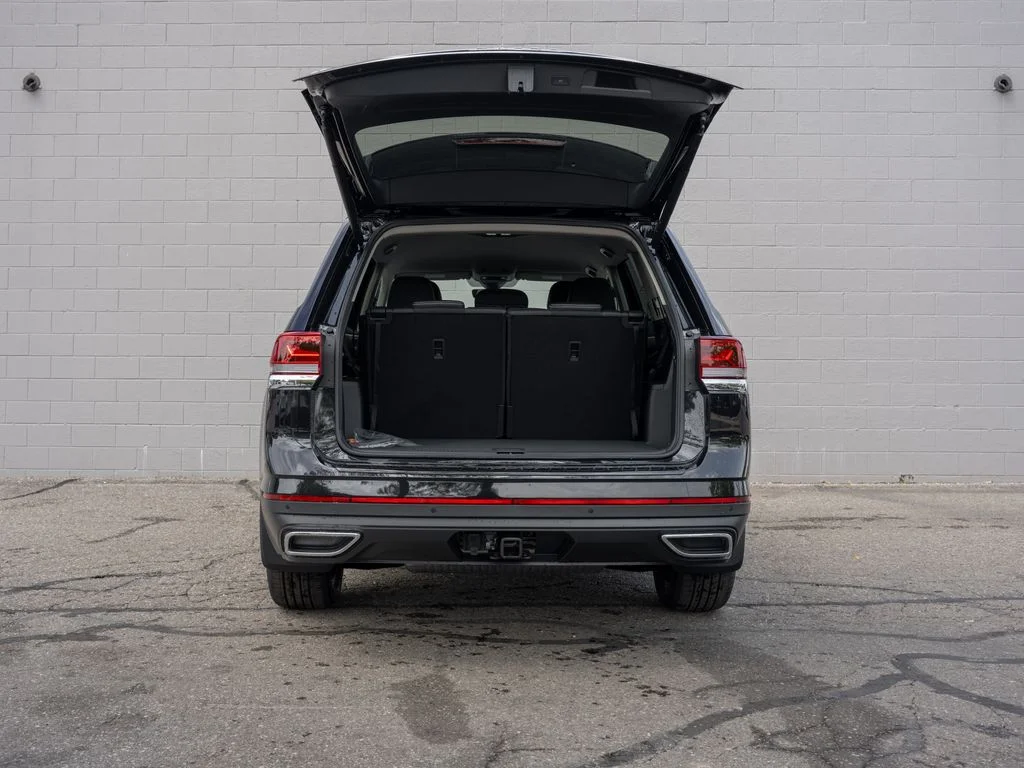 New 2026 Deep Black Pearl Volkswagen 2.0T SE W/TECHNOLOGY image 6