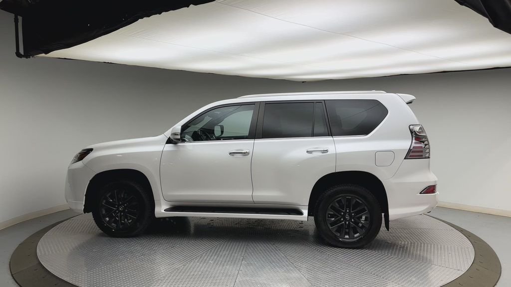 Used 2021 Starfire Pearl Lexus 460 image 5
