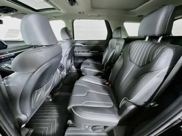 Used 2023 Black Hyundai Limited image 24