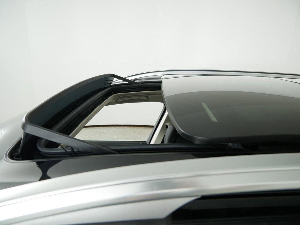 Used 2026 Black Sapphire Metallic BMW xDrive40i image 20