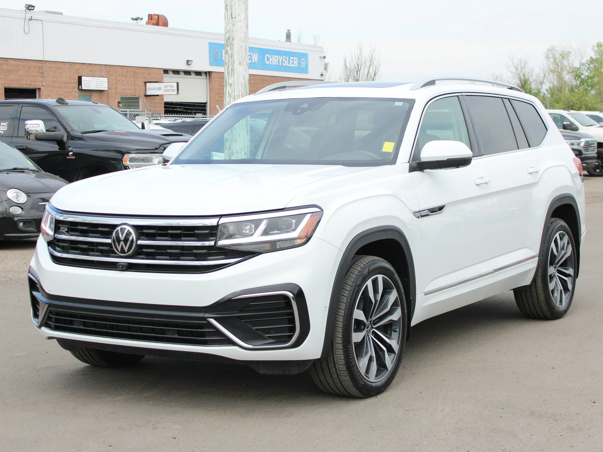 Certified Used 2022 White Volkswagen Execline * R-Line | No Accidents | V6 | Apple CarPlay | Fender Audio | Heated Seats | Sunroof image 12