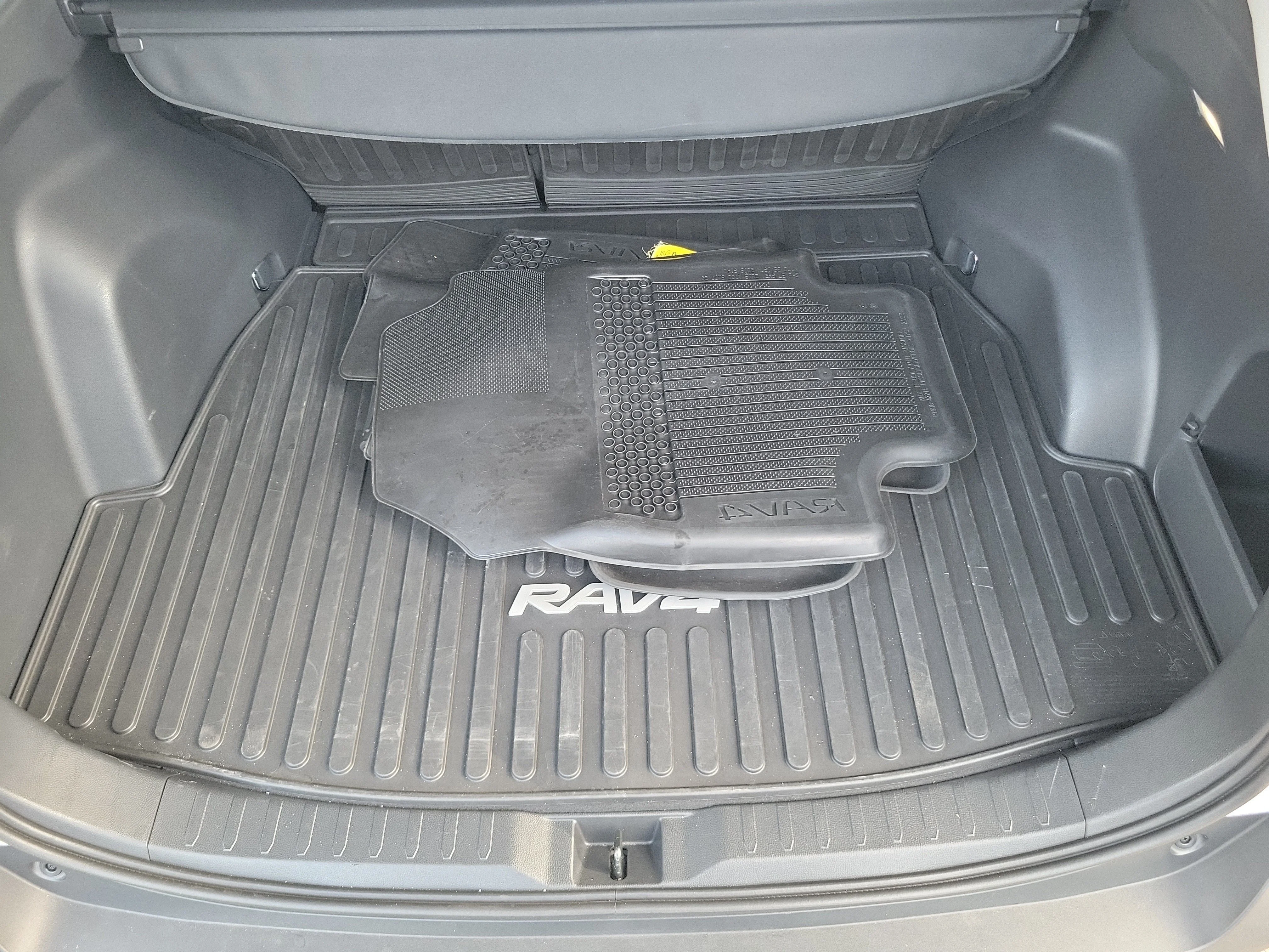 Used 2024 Ice Cap Toyota XLE image 7