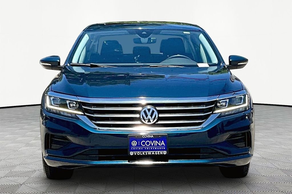 Used 2021  Volkswagen 2.0T SE image 2