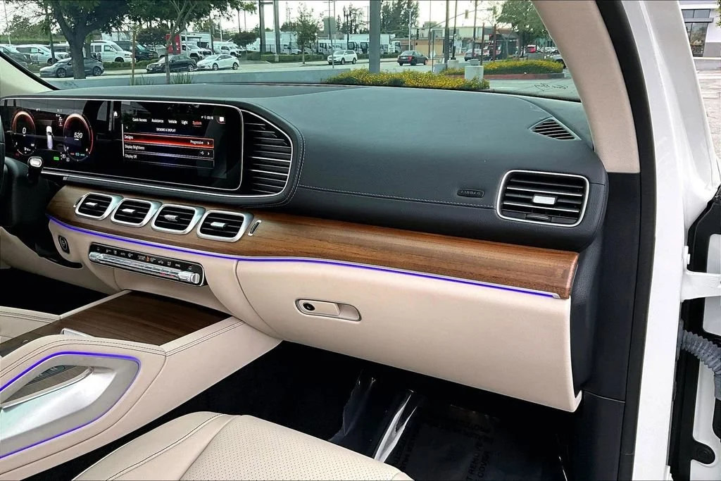Used 2023  Mercedes-Benz GLS 450 image 17