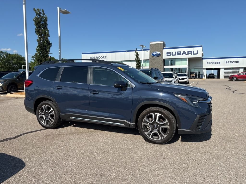 2023 Subaru Ascent Limited 8 Passenger's photo