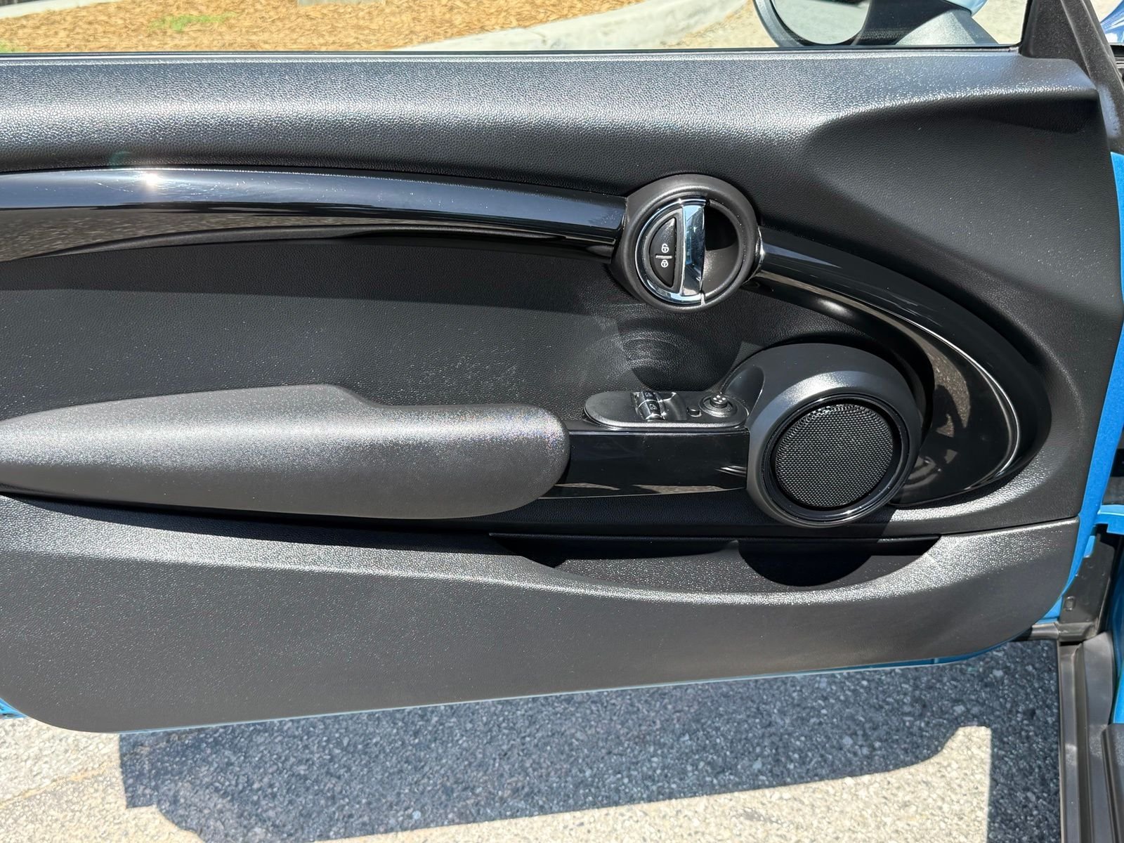 Used 2016 Blue MINI Base image 19