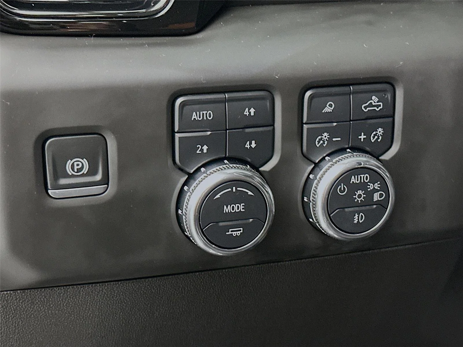 Used 2025 Onyx Black GMC AT4 image 14