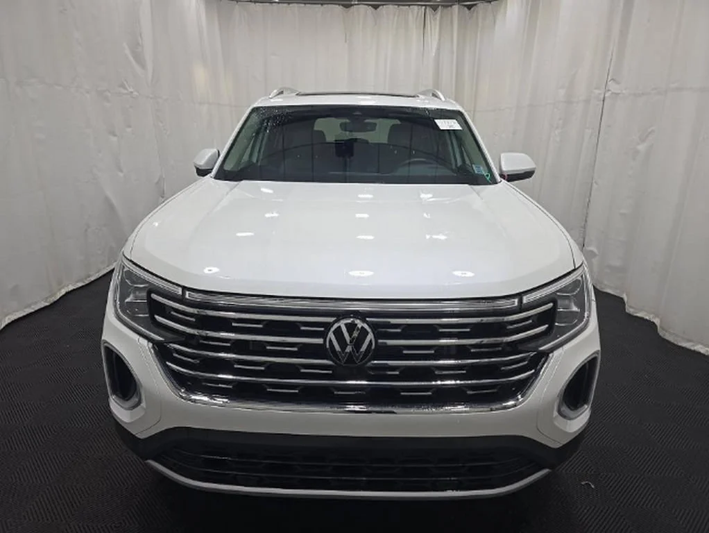 Used 2024 Opal White Pearl Volkswagen 2.0T SEL image 3