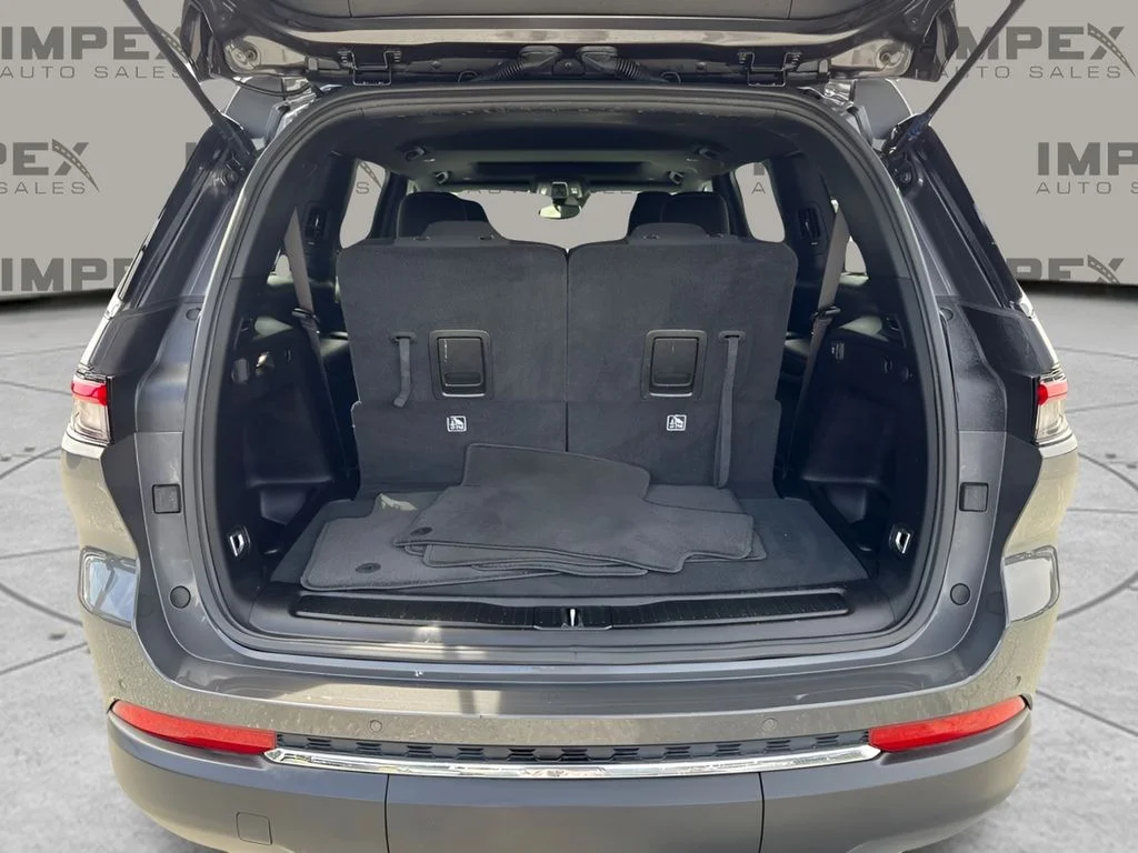 Used 2024 Gray Jeep Laredo X image 28